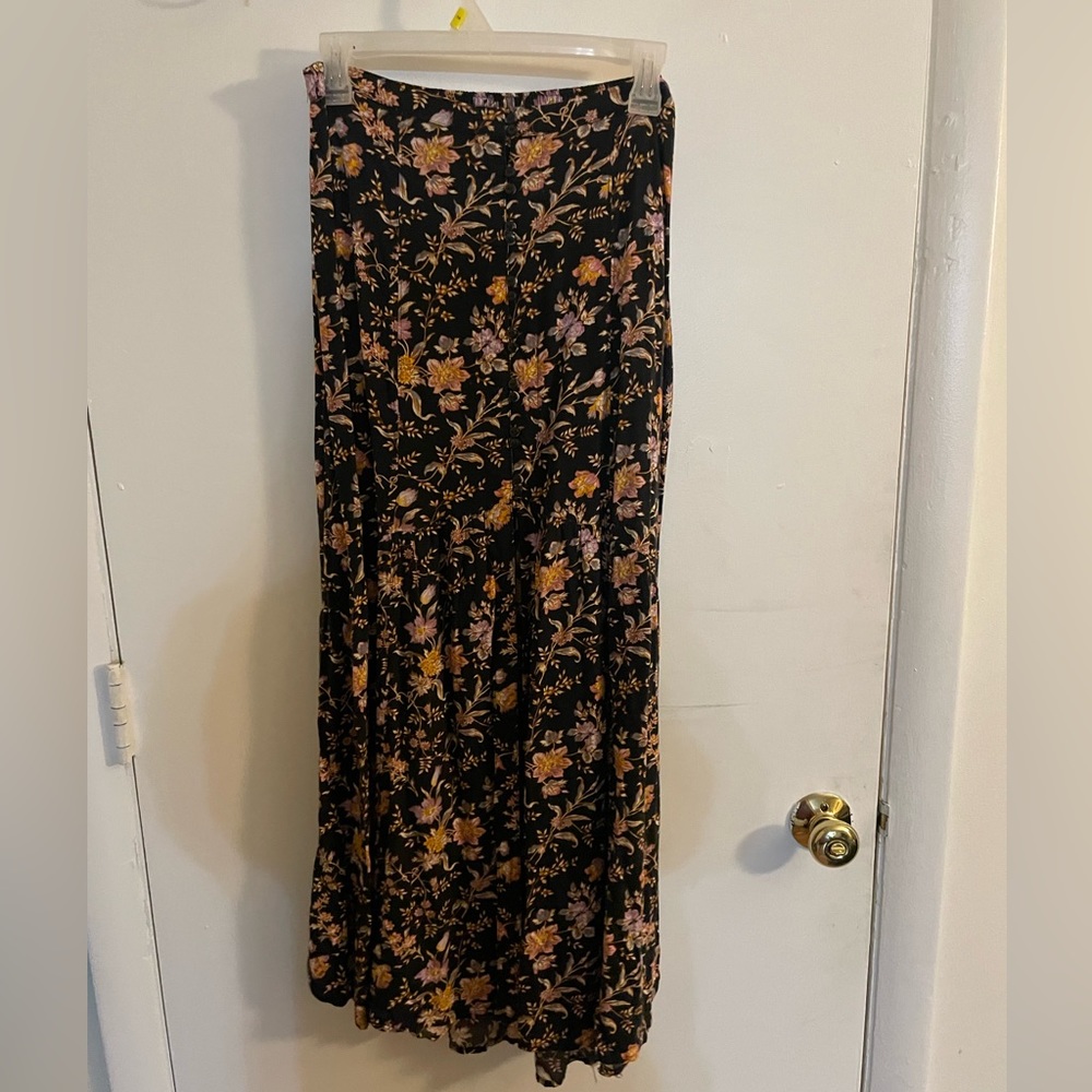 COPY - American Eagle Floral Maxi Skirt